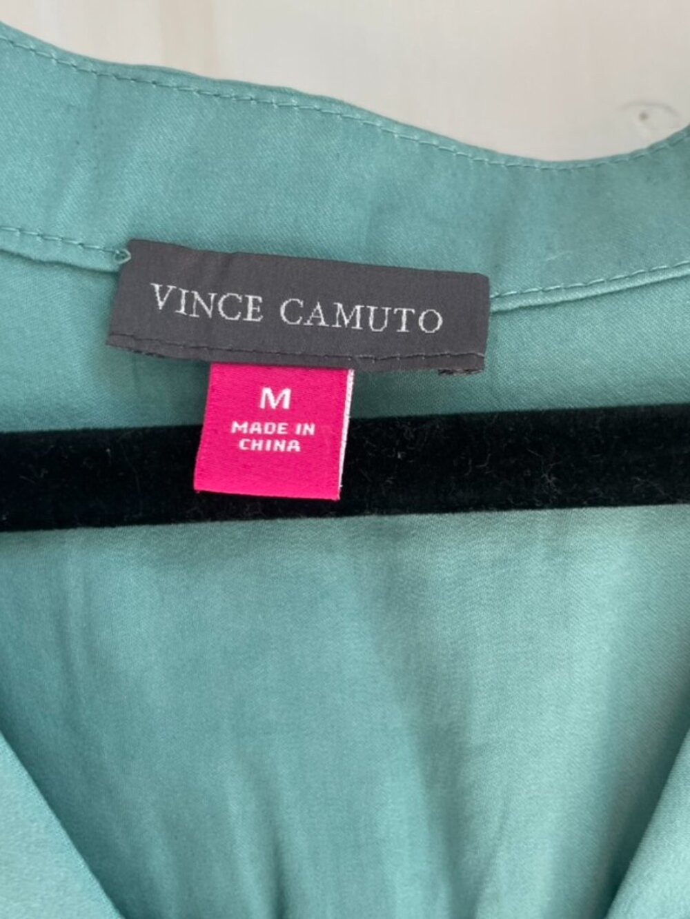 Vince Camuto Teal Sleeveless V-Neck Blouse | Size M | Flowy Tank Top - Picture 2 of 4